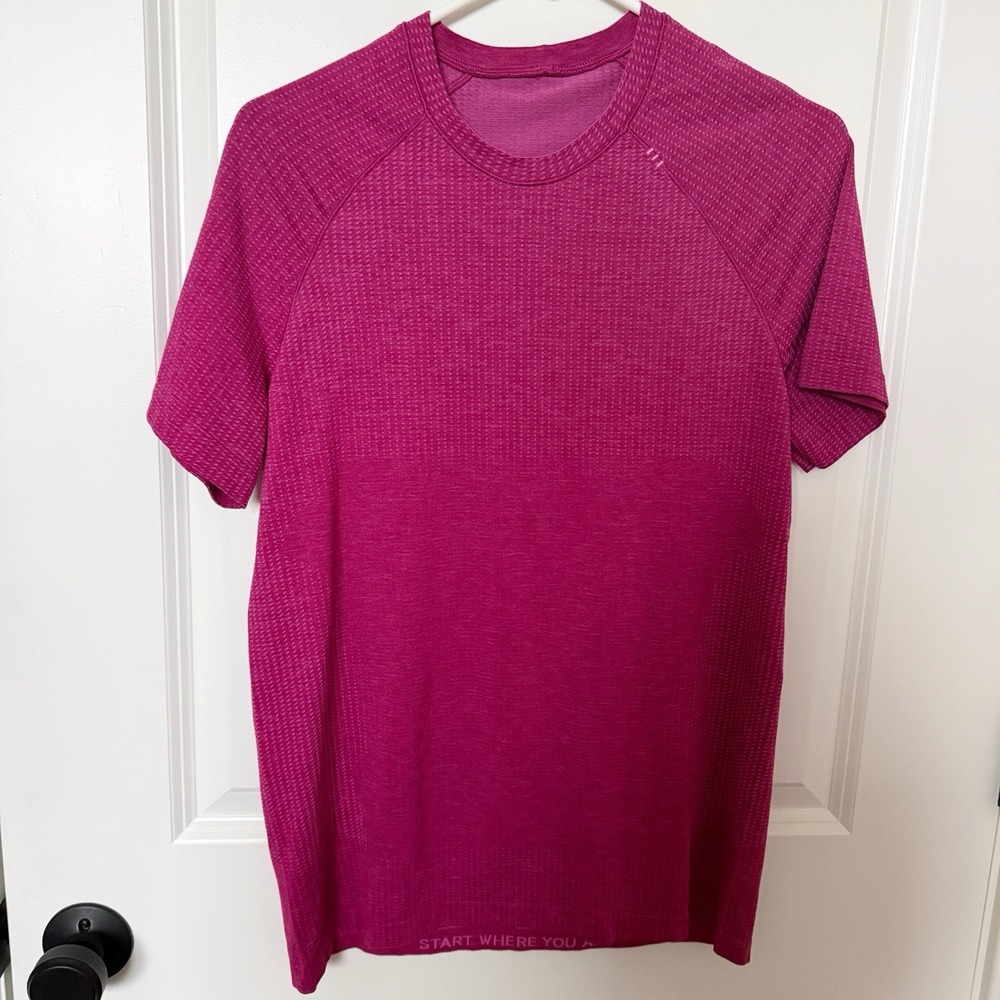 Lululemon Mens Metal Vent Tech Shirt Small Pink Lightweight Preformance